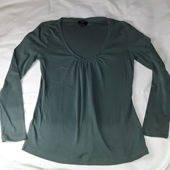 Talbots‎ Long Sleeve Scoop Neck Embellish Shirt SP - Picture 1 of 4